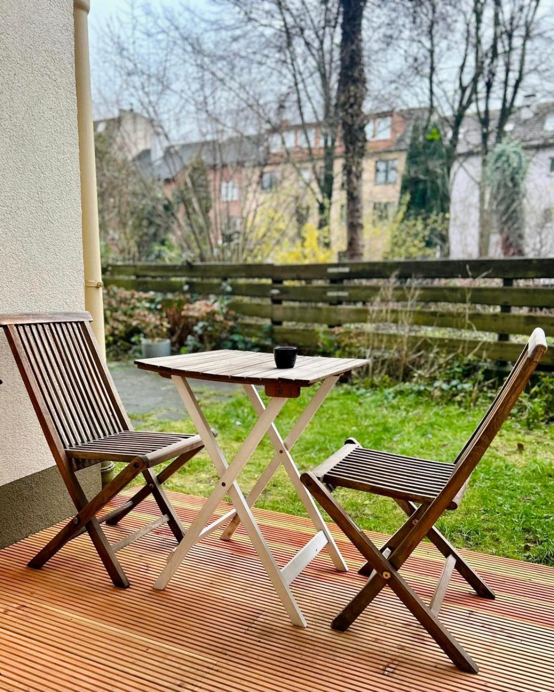 Feelslikehome - Stylische Und Zentrale Altbauwohnung Mit Terrasse&Garten โบคุห์ม ภายนอก รูปภาพ
