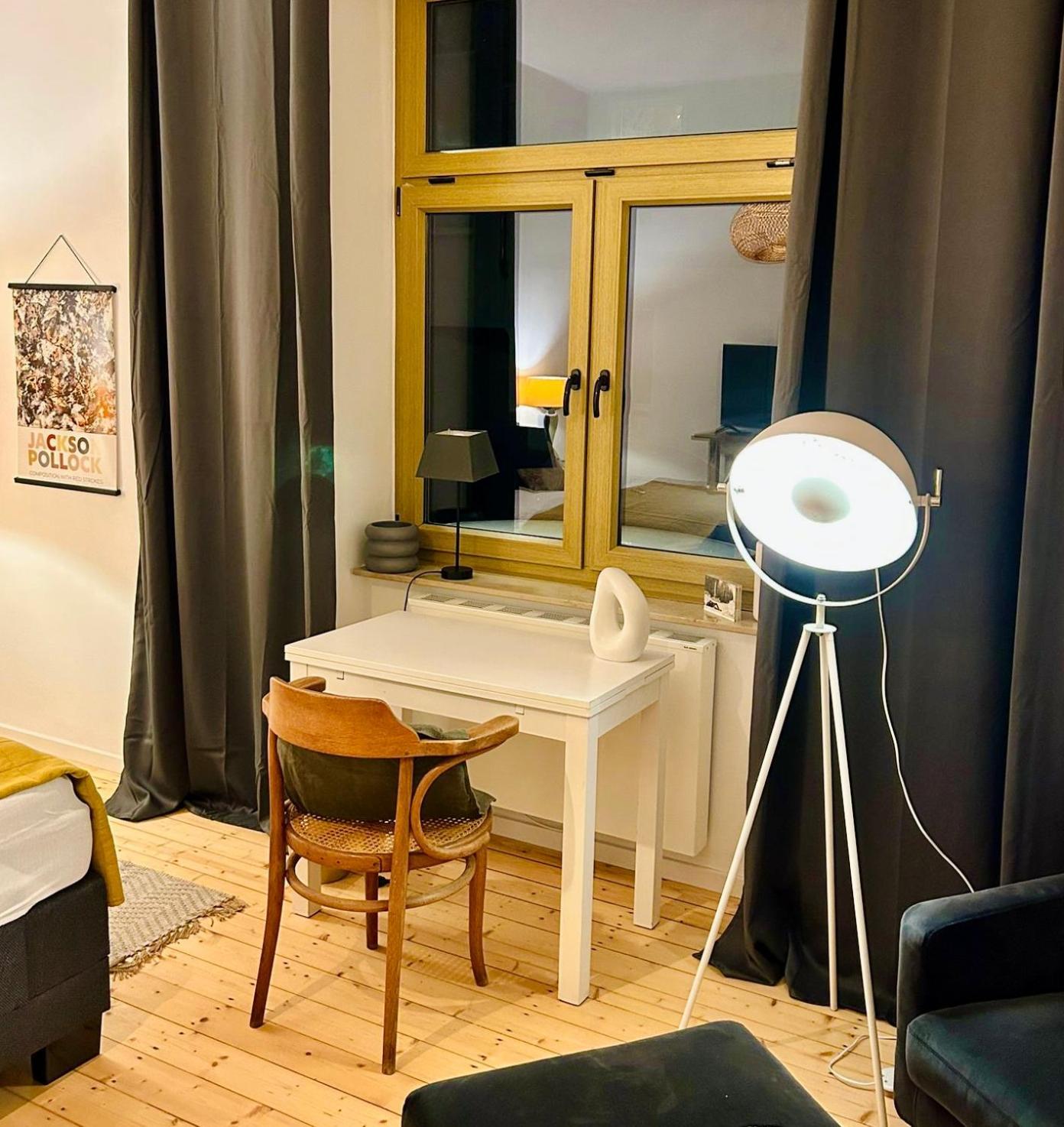Feelslikehome - Stylische Und Zentrale Altbauwohnung Mit Terrasse&Garten โบคุห์ม ภายนอก รูปภาพ